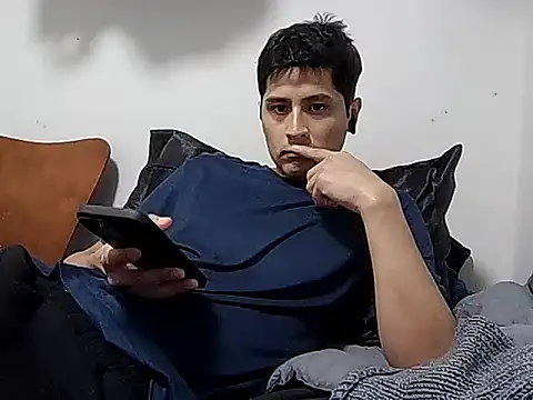 Snapshot of PerroDemonioHot chatting on 12/19/25, 11:12 PerroDemonioHot online show from 12/19/25, 11:12