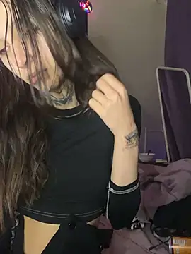 Snapshot of mollyEXD chatting on 03/02/25, 09:11 mollyEXD online show from 03/02/25, 09:11