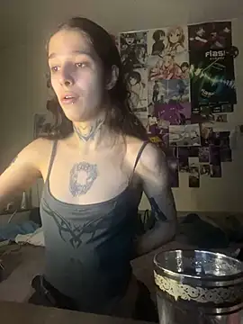 Snapshot of mollyEXD chatting on 03/10/25, 10:13 mollyEXD online show from 03/10/25, 10:13