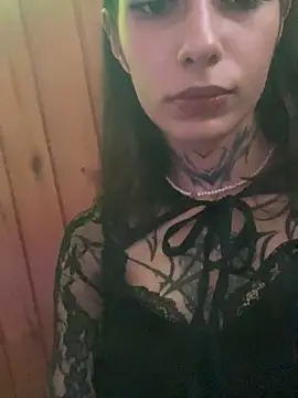 Snapshot of mollyEXD chatting on 09/21/25, 03:57 mollyEXD online show from 09/21/25, 03:57