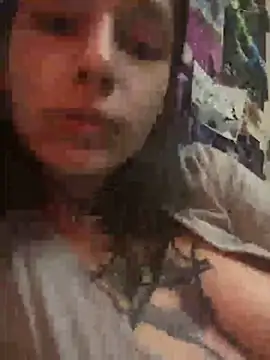 Snapshot of mollyEXD chatting on 10/28/25, 09:17 mollyEXD online show from 10/28/25, 09:17