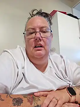 Snapshot of k1w1bbw chatting on 02/08/25, 06:33 k1w1bbw online show from 02/08/25, 06:33