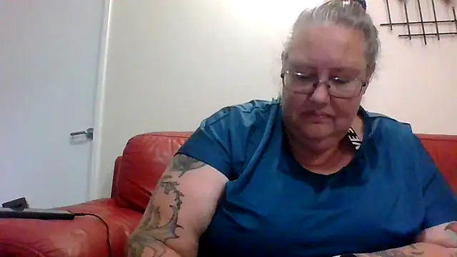 Snapshot of k1w1bbw chatting on 02/11/25, 07:54 k1w1bbw online show from 02/11/25, 07:54