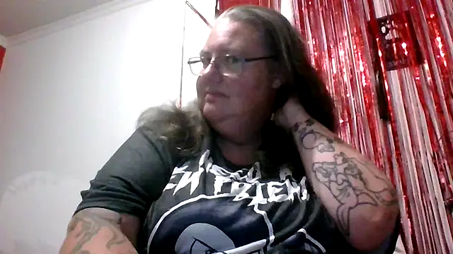 Snapshot of k1w1bbw chatting on 02/14/25, 03:43 k1w1bbw online show from 02/14/25, 03:43