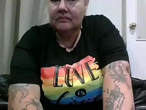 Snapshot of k1w1bbw chatting on 03/22/25, 10:17 k1w1bbw online show from 03/22/25, 10:17