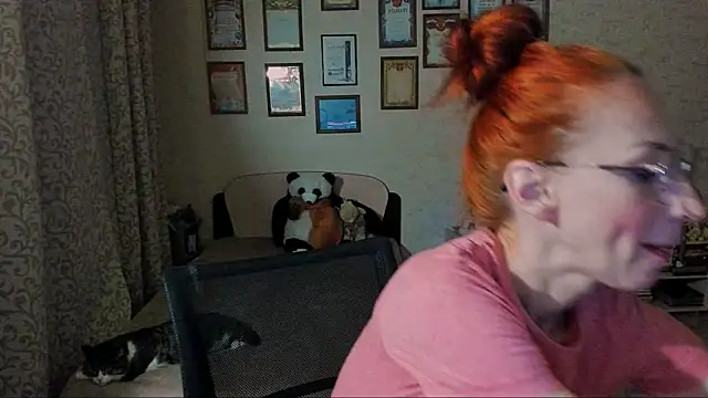 Snapshot of red_rocco chatting on 02/02/25, 04:54 red rocco online show from 02/02/25, 04:54