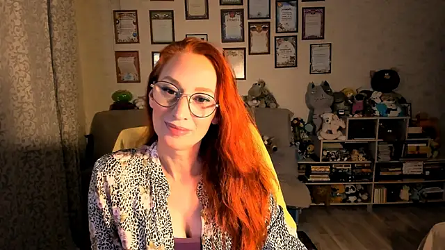 Snapshot of red_rocco chatting on 10/17/25, 03:47 red rocco online show from 10/17/25, 03:47