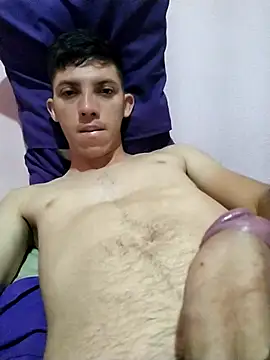 Snapshot of welitonzz28 chatting on 03/10/26, 04:06 welitonzz28 online show from 03/10/26, 04:06