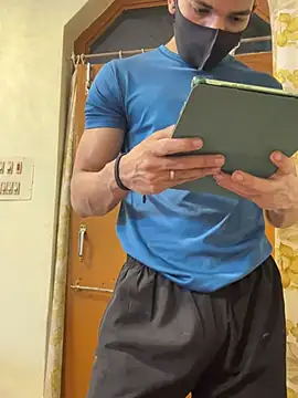 Snapshot of hot_hunk_boy chatting on 03/01/25, 06:54 hot hunk boy online show from 03/01/25, 06:54