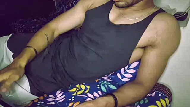 Snapshot of hot_hunk_boy chatting on 11/16/25, 07:52 hot hunk boy online show from 11/16/25, 07:52