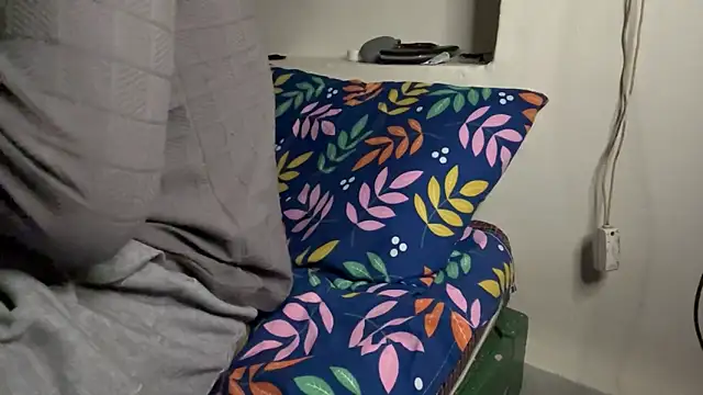 Snapshot of hot_hunk_boy chatting on 12/17/25, 07:09 hot hunk boy online show from 12/17/25, 07:09