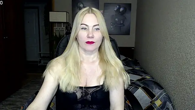 Snapshot of _Mire11a69 chatting on 02/24/25, 02:58  Mire11a69 online show from 02/24/25, 02:58