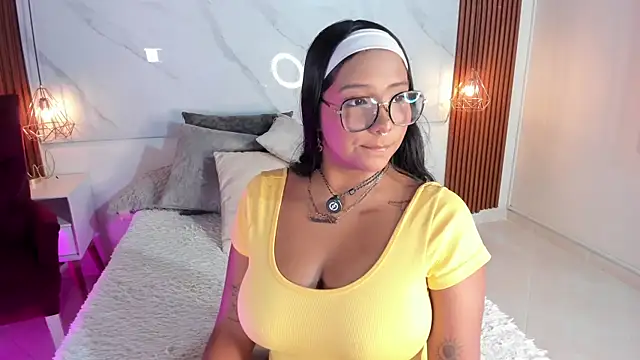 Snapshot of isabella_zc chatting on 04/28/26, 03:50 isabella zc online show from 04/28/26, 03:50