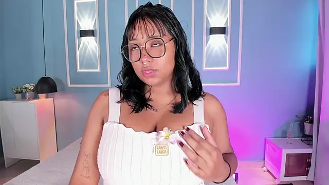 Snapshot of isabella_zc chatting on 07/25/26, 11:52 isabella zc online show from 07/25/26, 11:52