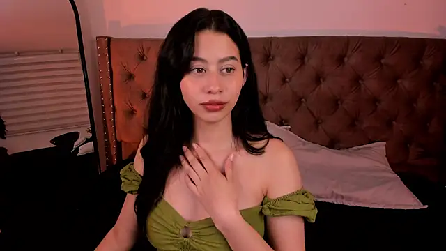 hannah brady online show from 03/12/25, 12:10