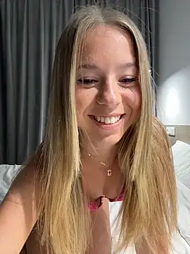 Snapshot of Norabbyxox chatting on 08/05/26, 10:12 Norabbyxox online show from 08/05/26, 10:12