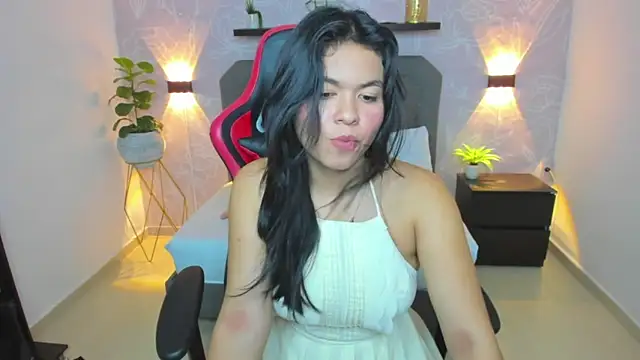 Snapshot of adarna13_ chatting on 02/18/25, 02:16 adarna13  online show from 02/18/25, 02:16