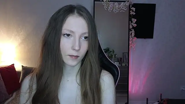 Snapshot of Sweeet_Lilit chatting on 03/18/25, 10:37 Sweeet Lilit online show from 03/18/25, 10:37