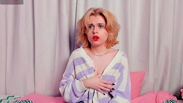 Snapshot of ElviaCrock chatting on 02/02/25, 01:45 ElviaCrock online show from 02/02/25, 01:45