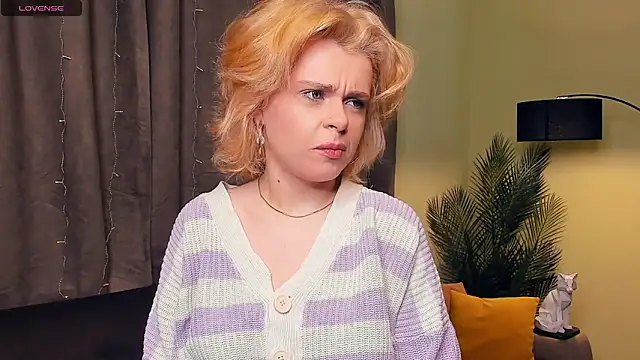 Snapshot of ElviaCrock chatting on 02/16/25, 08:10 ElviaCrock online show from 02/16/25, 08:10