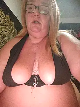 diosacurvy1984 online show from 10/22/25, 08:30