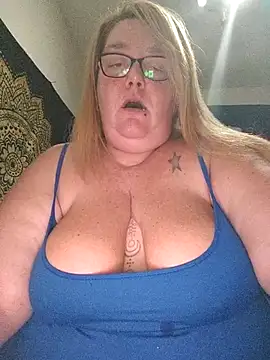 diosacurvy1984 online show from 11/18/25, 11:15