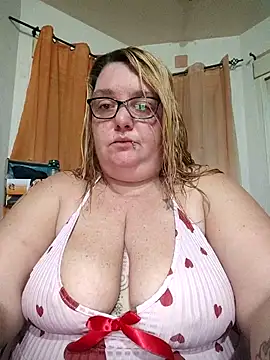 diosacurvy1984 online show from 02/04/26, 08:20