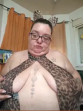 diosacurvy1984 online show from 02/17/26, 09:28