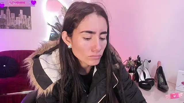 Snapshot of VioletParkker chatting on 02/03/25, 12:03 VioletParkker online show from 02/03/25, 12:03