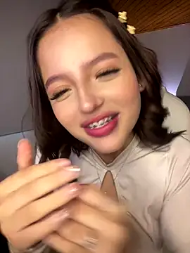 Sofia18 pinkk online show from 11/18/25, 08:24