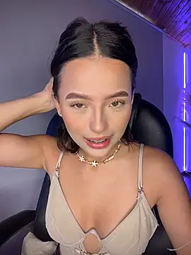 Snapshot of Sofia18_pinkk chatting on 03/26/26, 09:09 Sofia18 pinkk online show from 03/26/26, 09:09