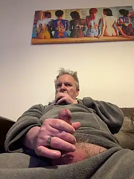 Snapshot of Paolo7619 chatting on 03/24/26, 05:40 Paolo7619 online show from 03/24/26, 05:40