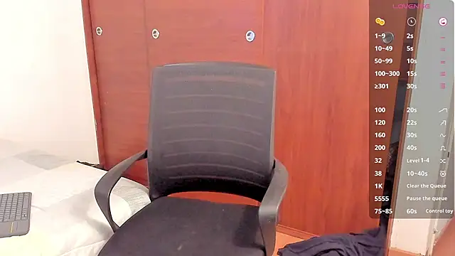 dylanspencer28 online show from 02/25/25, 10:18