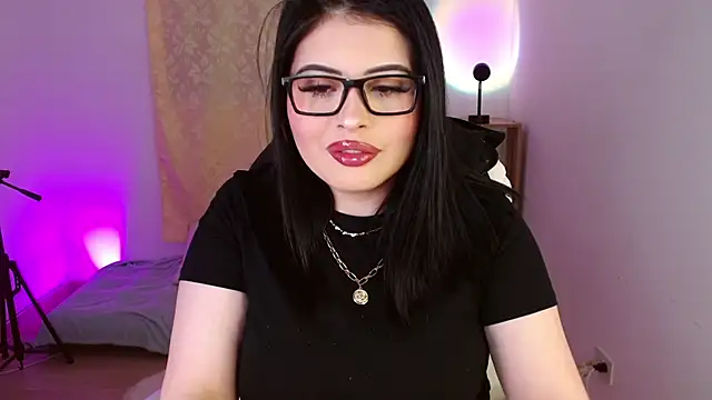 isabella1616 online show from 09/19/25, 03:08