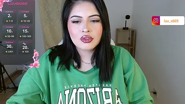 isabella1616 online show from 09/28/25, 04:07