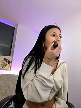 Snapshot of Michell_sr chatting on 10/02/25, 01:12 Michell sr online show from 10/02/25, 01:12