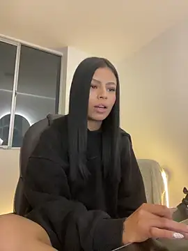 Snapshot of Michell_sr chatting on 11/05/25, 12:10 Michell sr online show from 11/05/25, 12:10