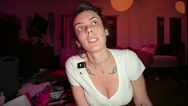 Snapshot of bunnierotten chatting on 03/03/26, 04:40 bunnierotten online show from 03/03/26, 04:40