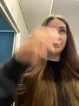 KiraBarlows online show from 04/11/26, 07:29