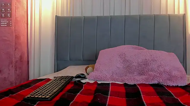 Snapshot of camilapersy chatting on 02/10/25, 03:53 camilapersy online show from 02/10/25, 03:53