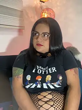 Snapshot of VanneCute1 chatting on 02/18/25, 12:15 VanneCute1 online show from 02/18/25, 12:15