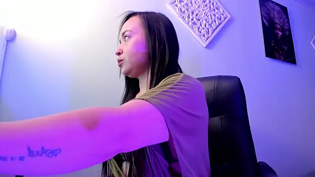 Snapshot of Rosie_jhons chatting on 01/23/25, 03:48 Rosie jhons online show from 01/23/25, 03:48