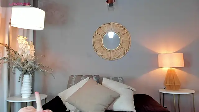 Snapshot of viviannehill_hot chatting on 02/10/25, 11:23 viviannehill hot online show from 02/10/25, 11:23