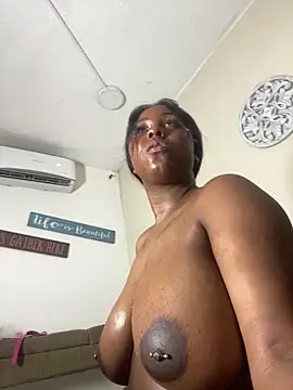 Snapshot of yelicampbell chatting on 03/13/25, 12:35 yelicampbell online show from 03/13/25, 12:35