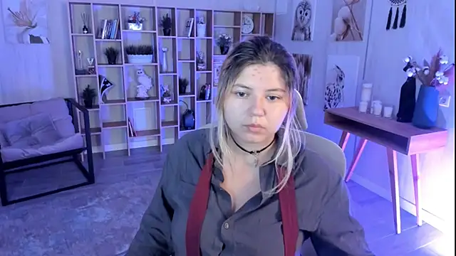 Snapshot of DiaAngell chatting on 09/25/25, 08:23 DiaAngell online show from 09/25/25, 08:23