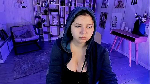 Snapshot of DiaAngell chatting on 09/28/25, 07:30 DiaAngell online show from 09/28/25, 07:30