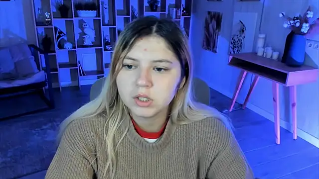 Snapshot of DiaAngell chatting on 10/13/25, 07:14 DiaAngell online show from 10/13/25, 07:14