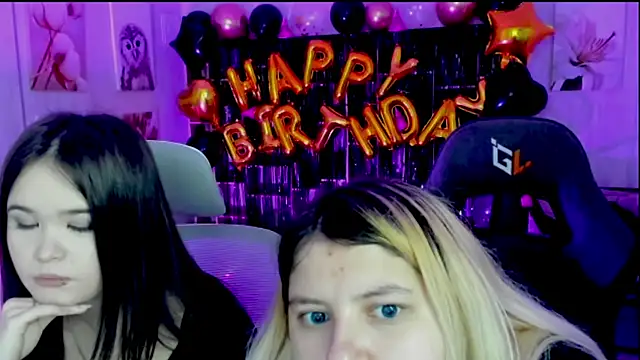 Snapshot of DiaAngell chatting on 10/19/25, 08:20 DiaAngell online show from 10/19/25, 08:20