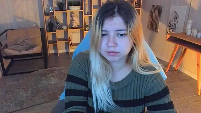 Snapshot of DiaAngell chatting on 10/26/25, 07:42 DiaAngell online show from 10/26/25, 07:42