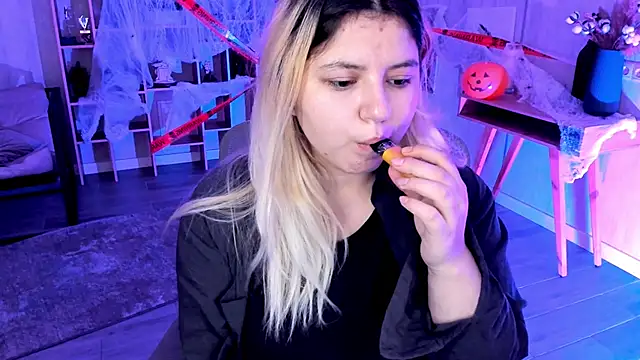 Snapshot of DiaAngell chatting on 11/01/25, 08:00 DiaAngell online show from 11/01/25, 08:00